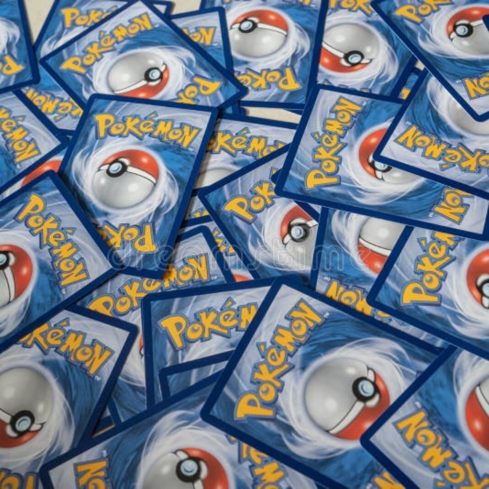 50 random Pokémon cards
